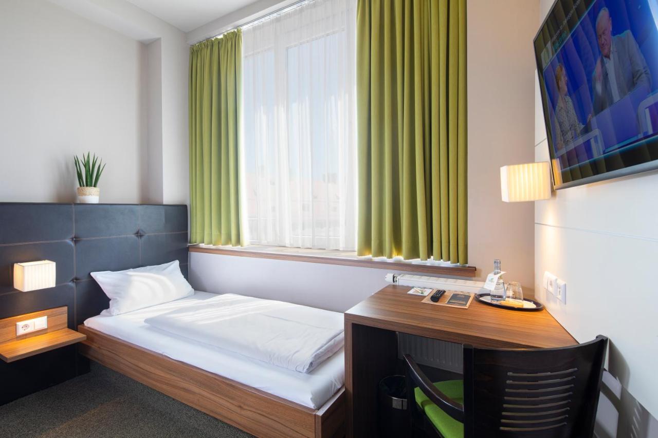 Joesepp'S Hotel Am Schweizerberg Memmingen Ngoại thất bức ảnh